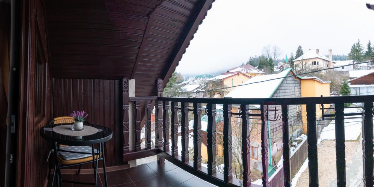 Casa Lazar Hotel Buşteni Exterior foto